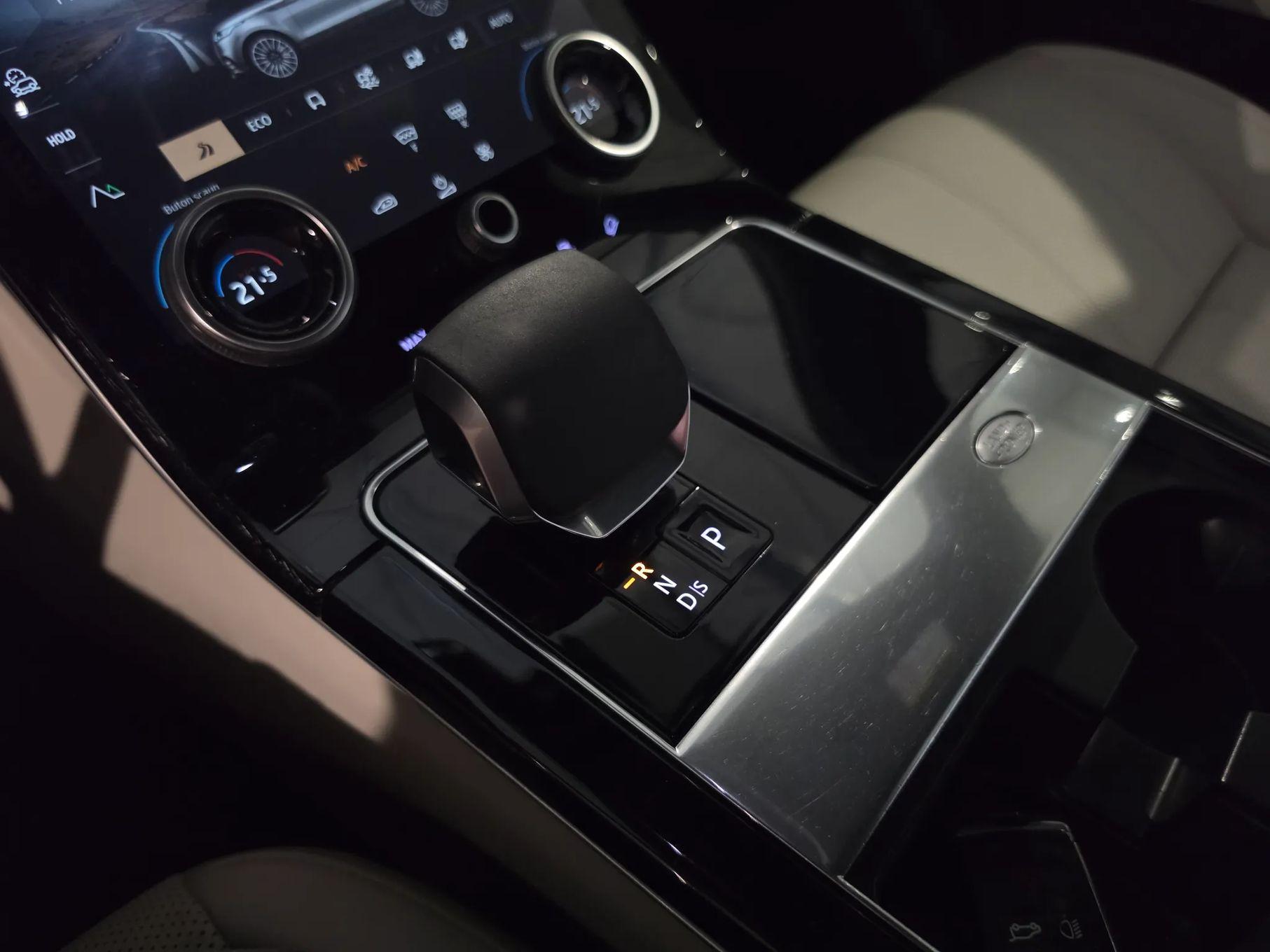 Range Rover Velar 3.0 D300 MHEV Dynamic SE